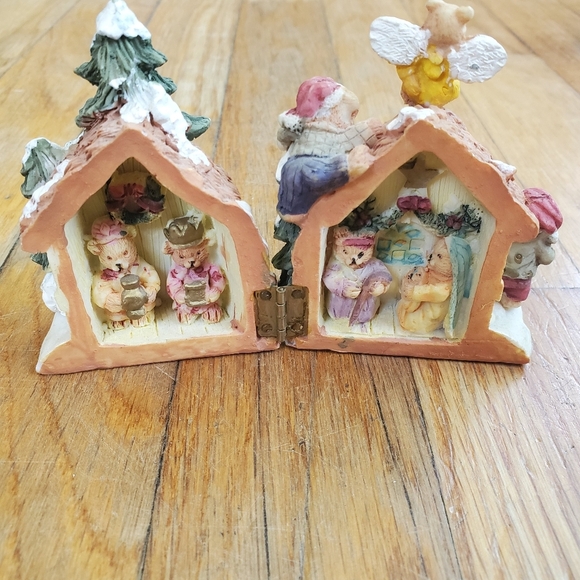 Polyresin hinged house bears the holiday hamlet christmas pageant figurine - Picture 1 of 11